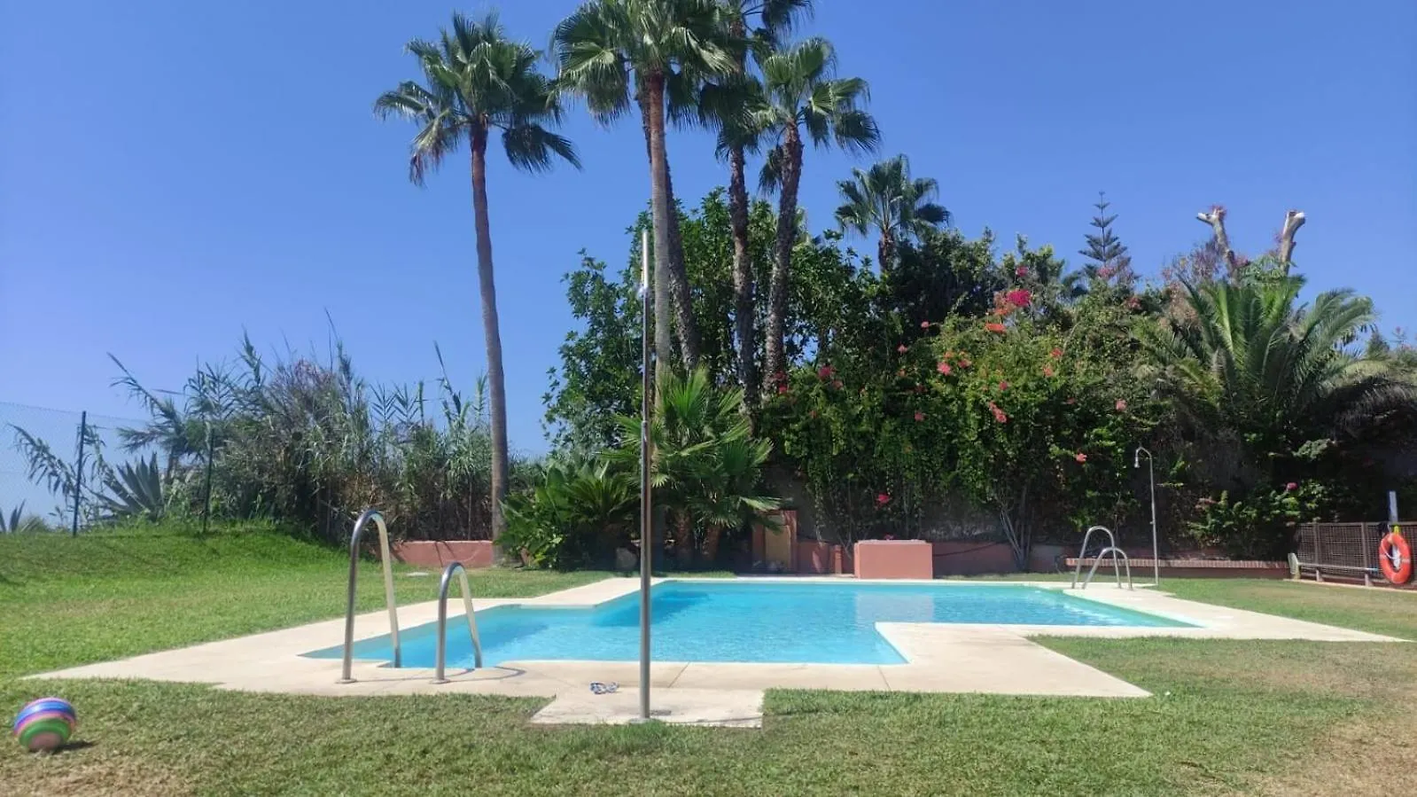 Διαμέρισμα Loft En Primera Linea De Playa Almayate Alto